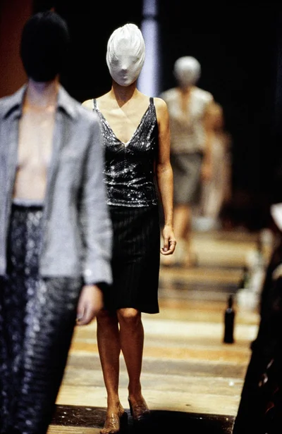 Look 16